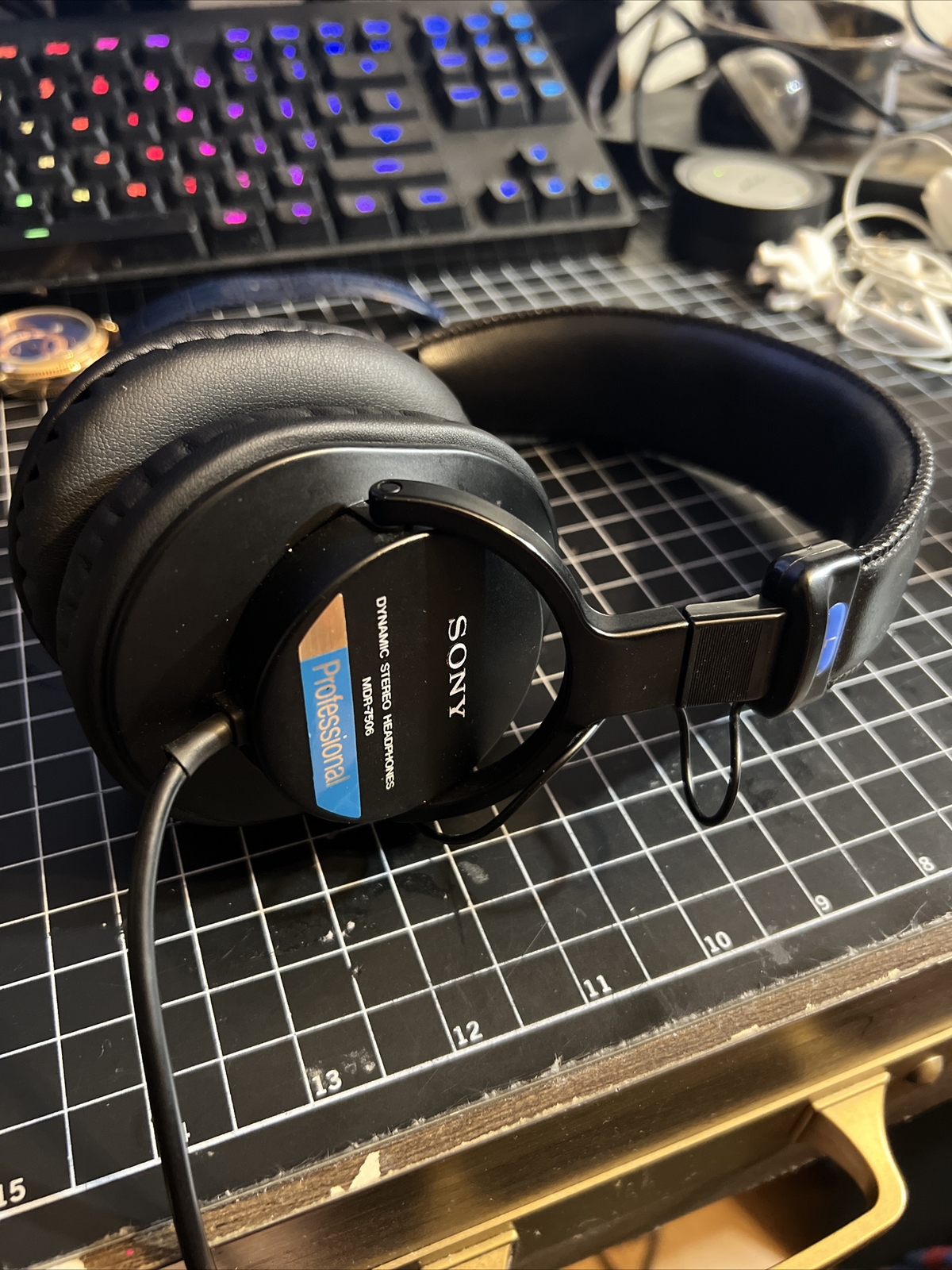 Sony MDR7506 Professional Large Diaphragm DJ PRO Headphone