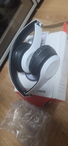 1 White Wireless Bluetooth Music Compact Folding Sound Headphones (Foreign Shipping)