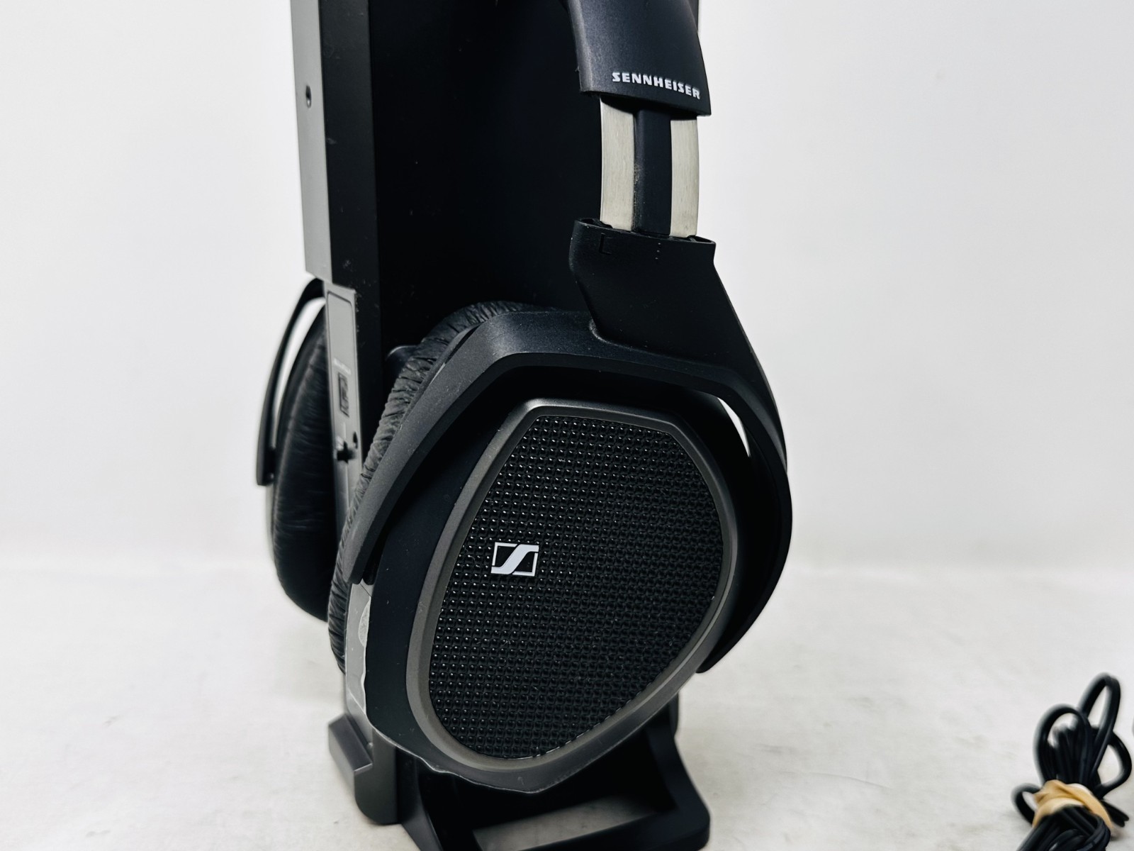 Wireless Sennheiser HDR 175 Headphones w/ TR 175 Charging Stand & Charger
