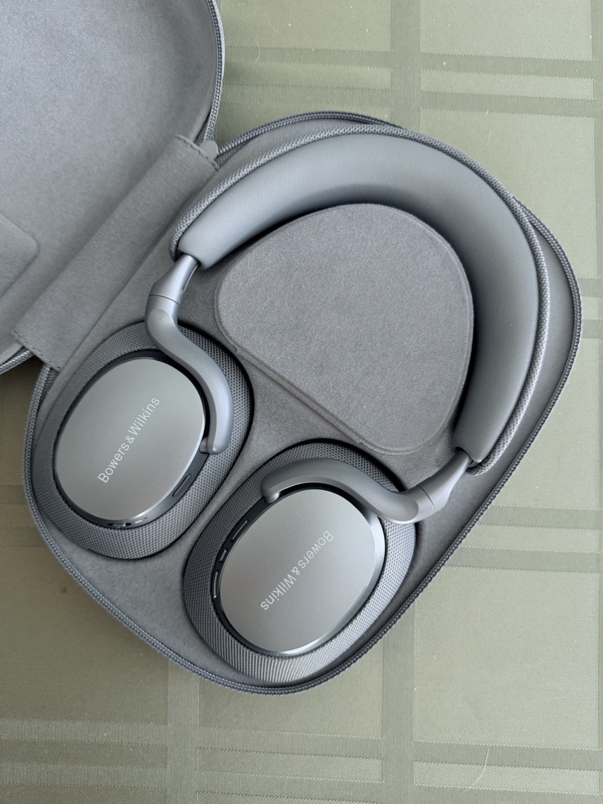 Bowers & Wilkins Px7 S3 Bluetooth Over-Ear Headphones Headband in Frost Blue