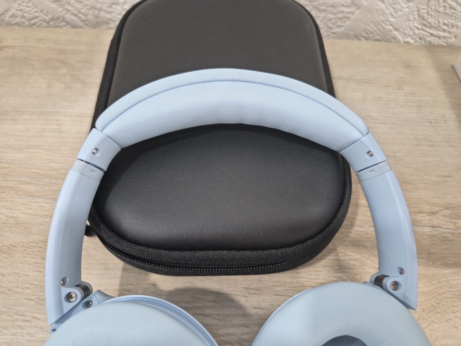 Bose QuietComfort Wireless Noise Cancelling Over-the-Ear Headphones – Blue