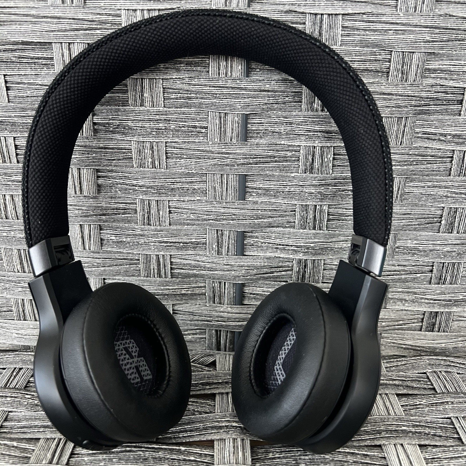 JBL Live 460NC Wireless On-Ear Noise Cancelling Headphones – Black Very Good