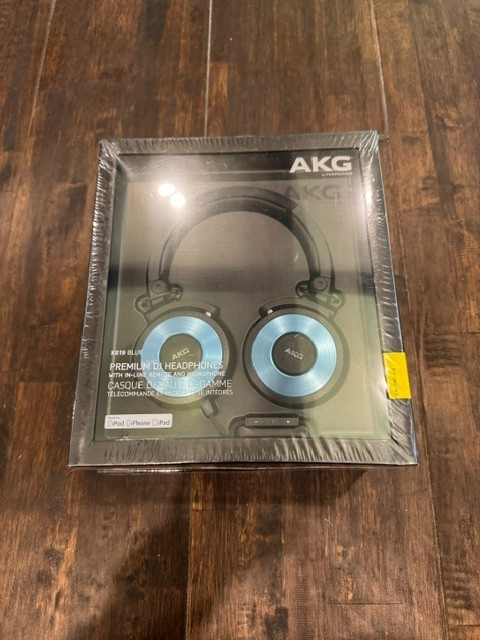 AKG K619 High Performance DJ Headphones