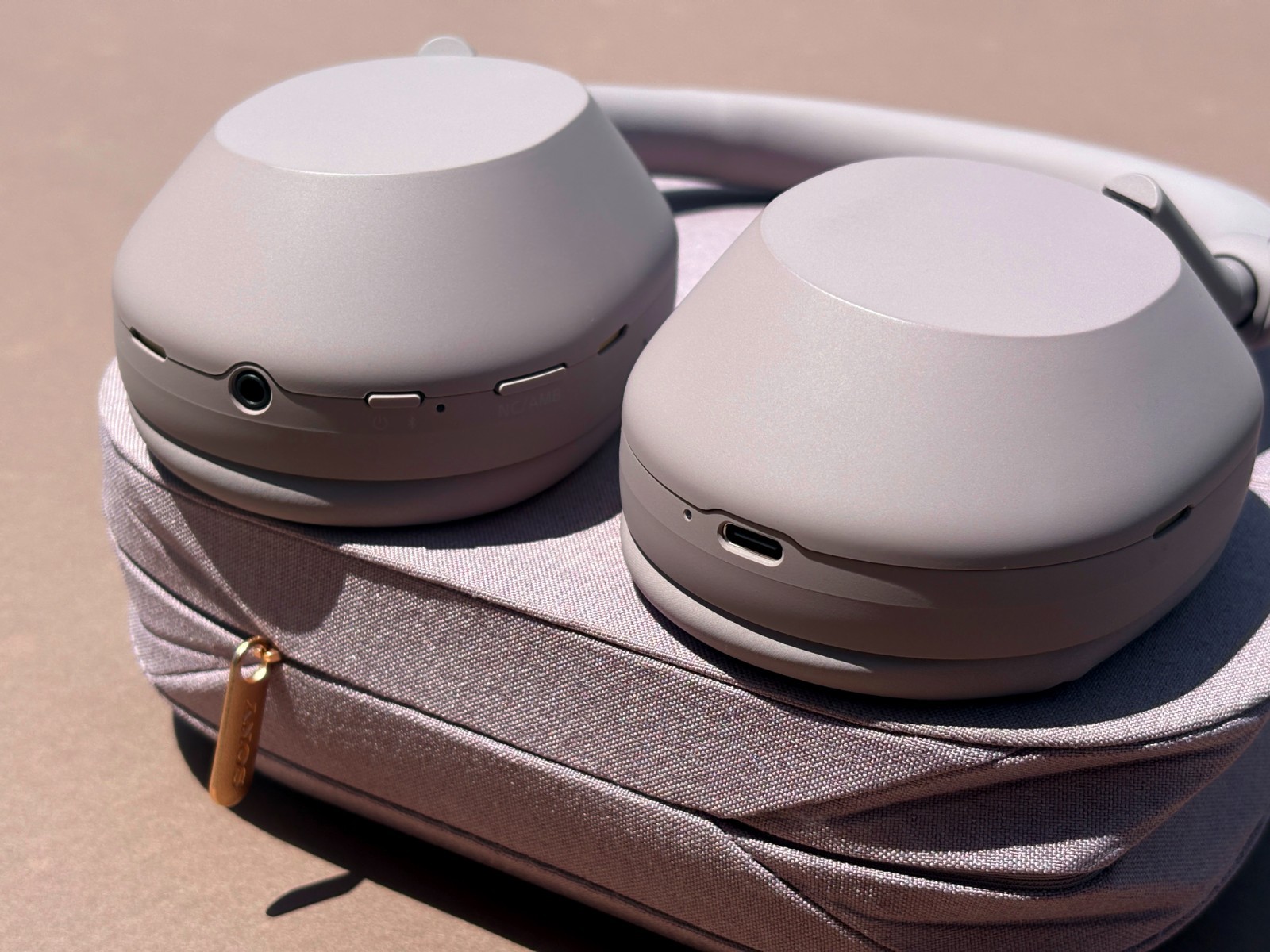 SONY WH-1000XM5 Wireless Noise Canceling Over Ear Headphones – Smoky Pink