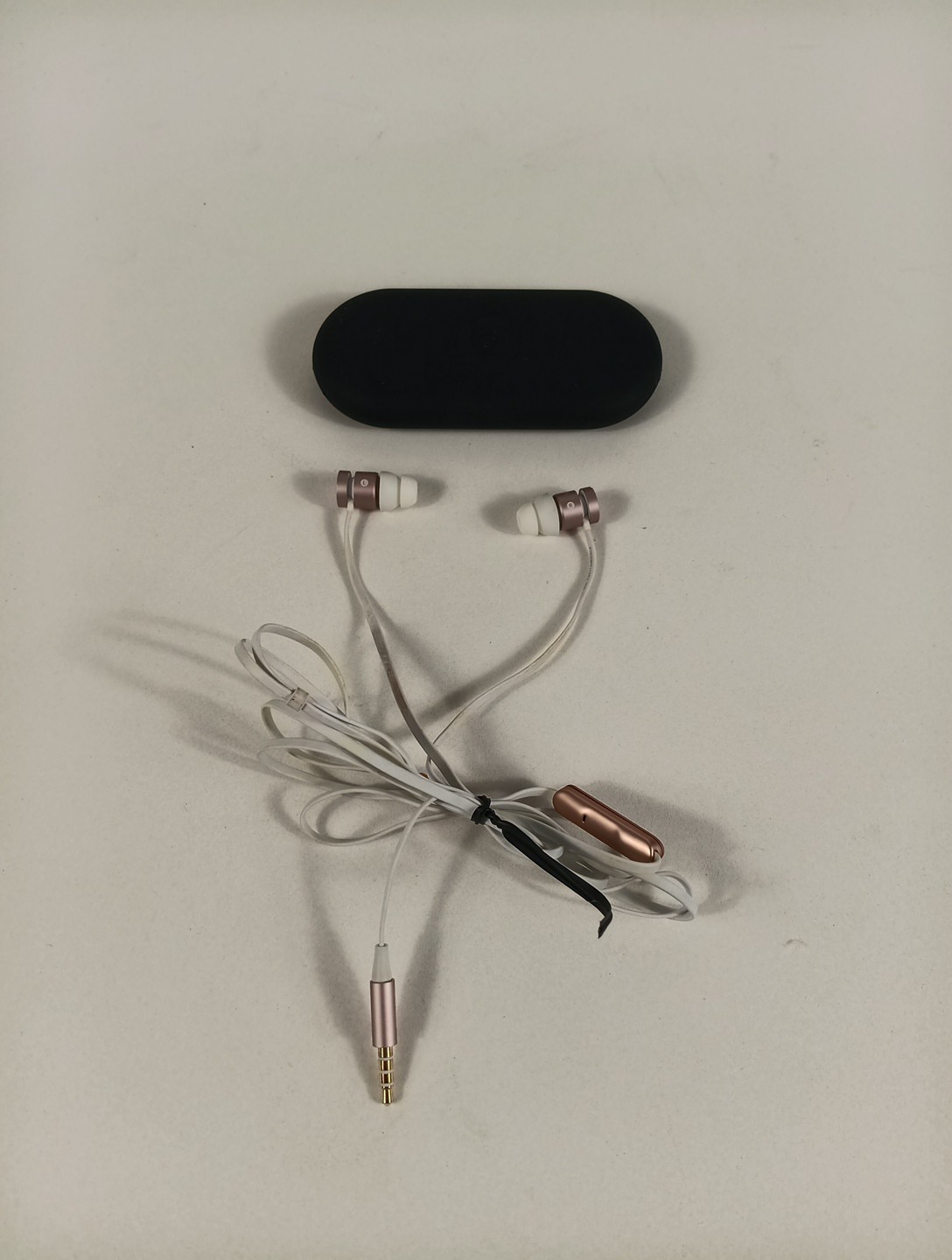 Beats by Dr. Dre urBeats In-Ear only Headphones – Rose Gold Pink W Case 3.5mm