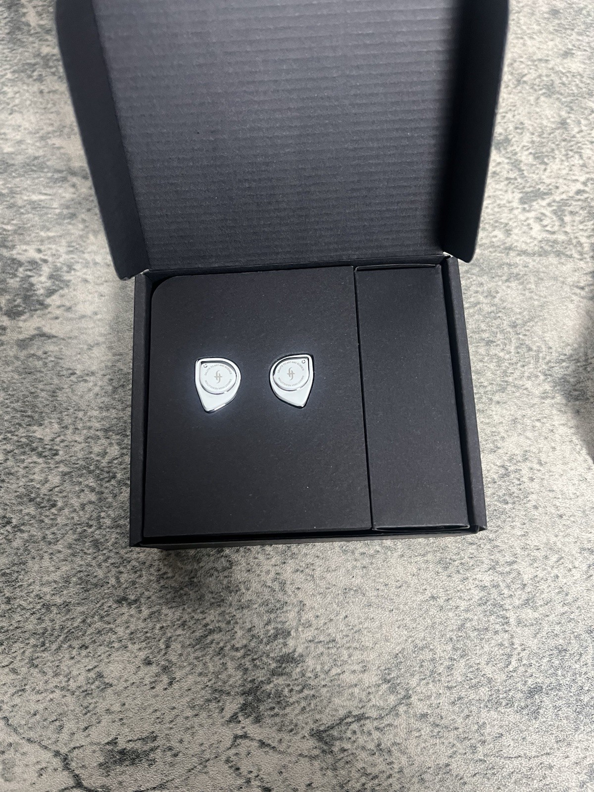 Linsoul SIMGOT EW200 10mm SCP Diaphragm Dynamic Driver in-Ear Silver