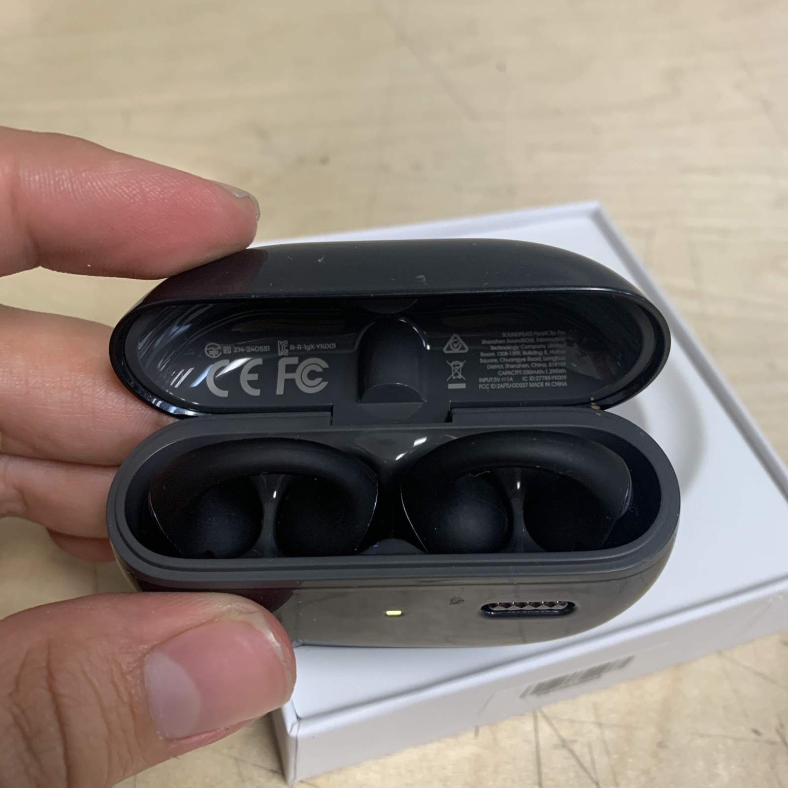 SoundPEATS PearlClip Pro Bluetooth Earbuds Black Earphones Clip On Ear Buds V6