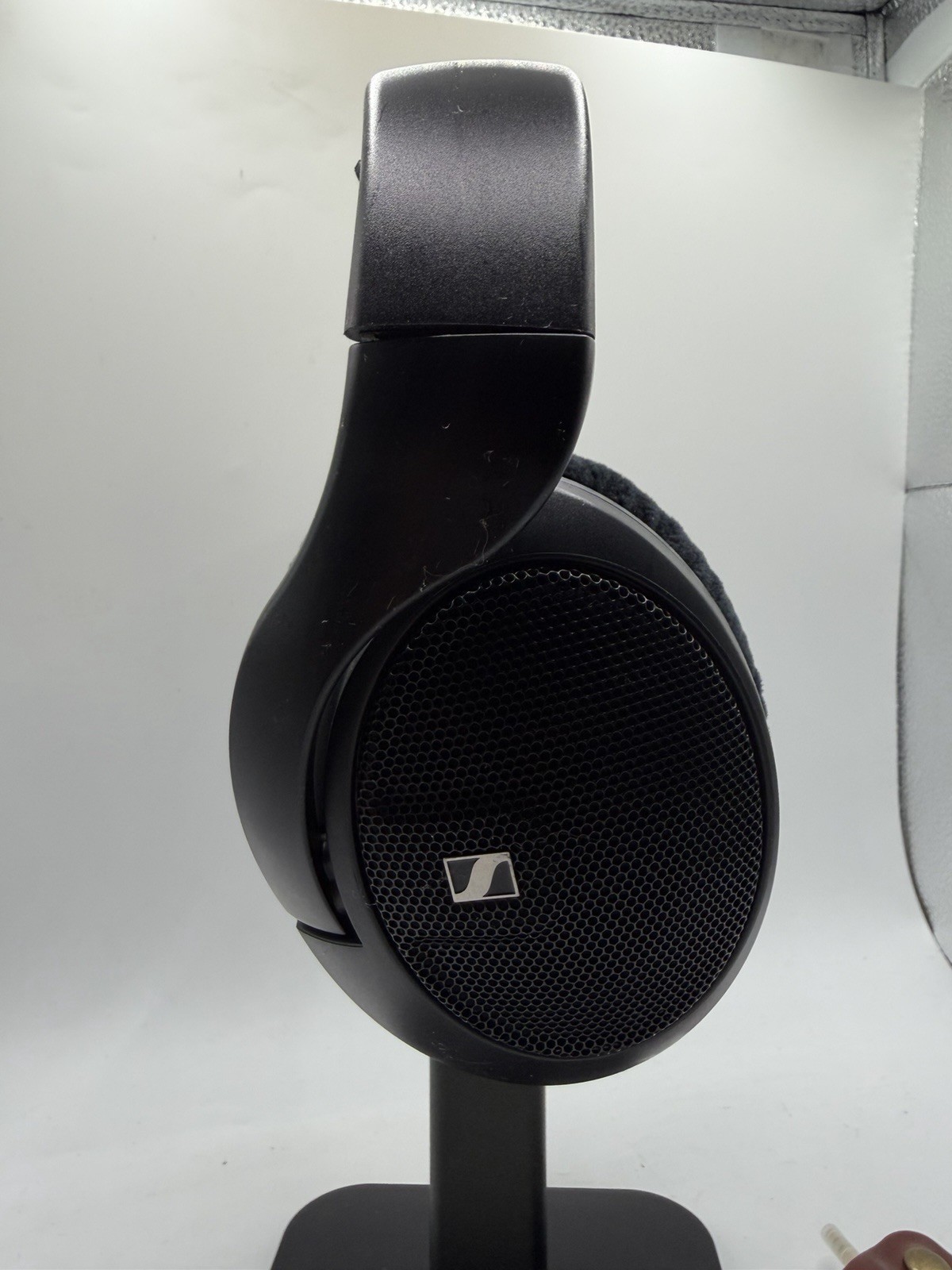 SENNHEISER HD 560S OVER-EAR WIRED HEADPHONES