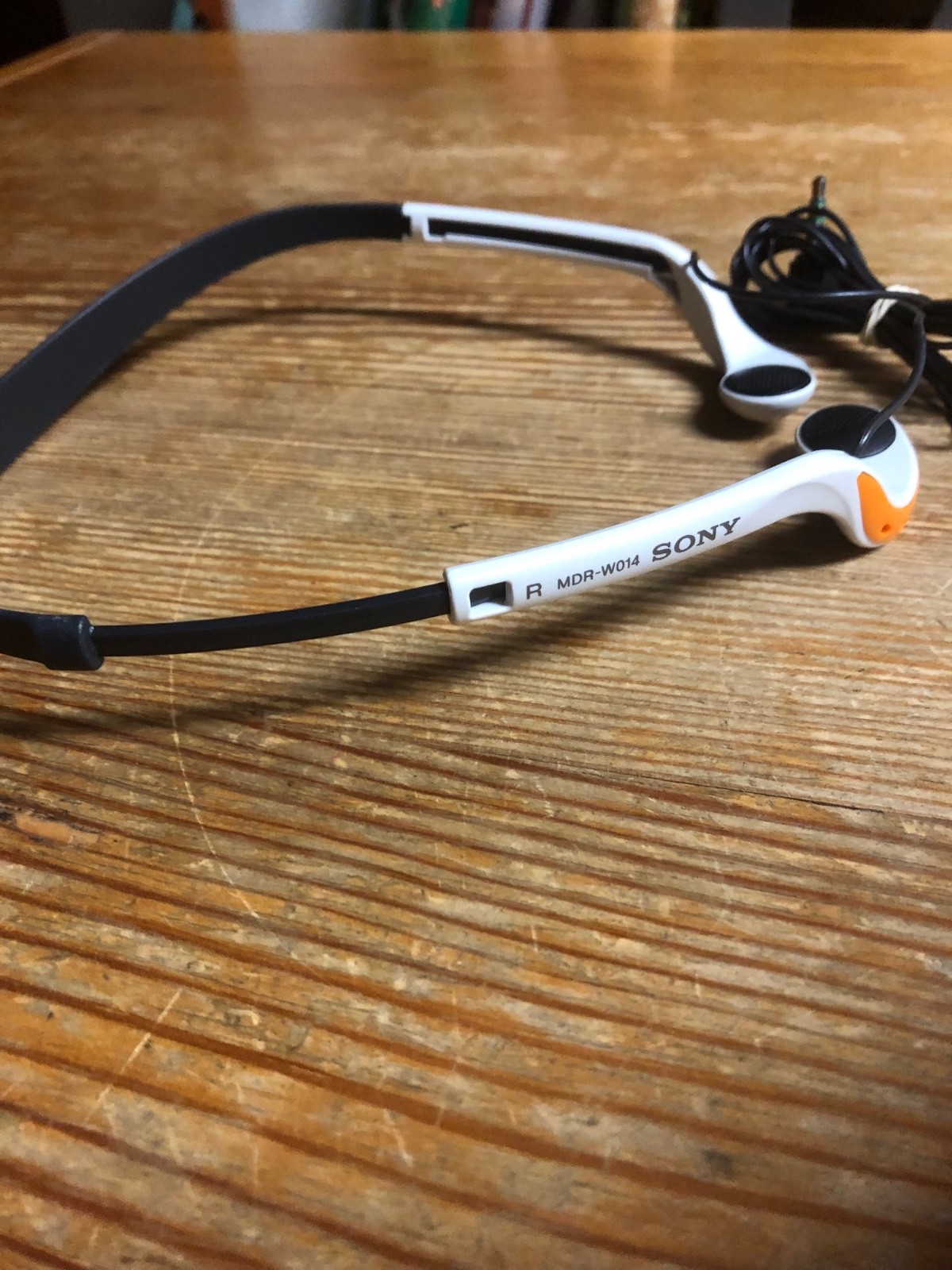 Sony MDR-W014 Sports Walkman White Orange In-Ear Headphones 3.5mm Jack
