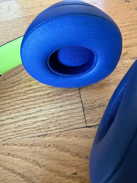 Beats Solo3 Wireless Club Navy Headphones Case Cables Never Used