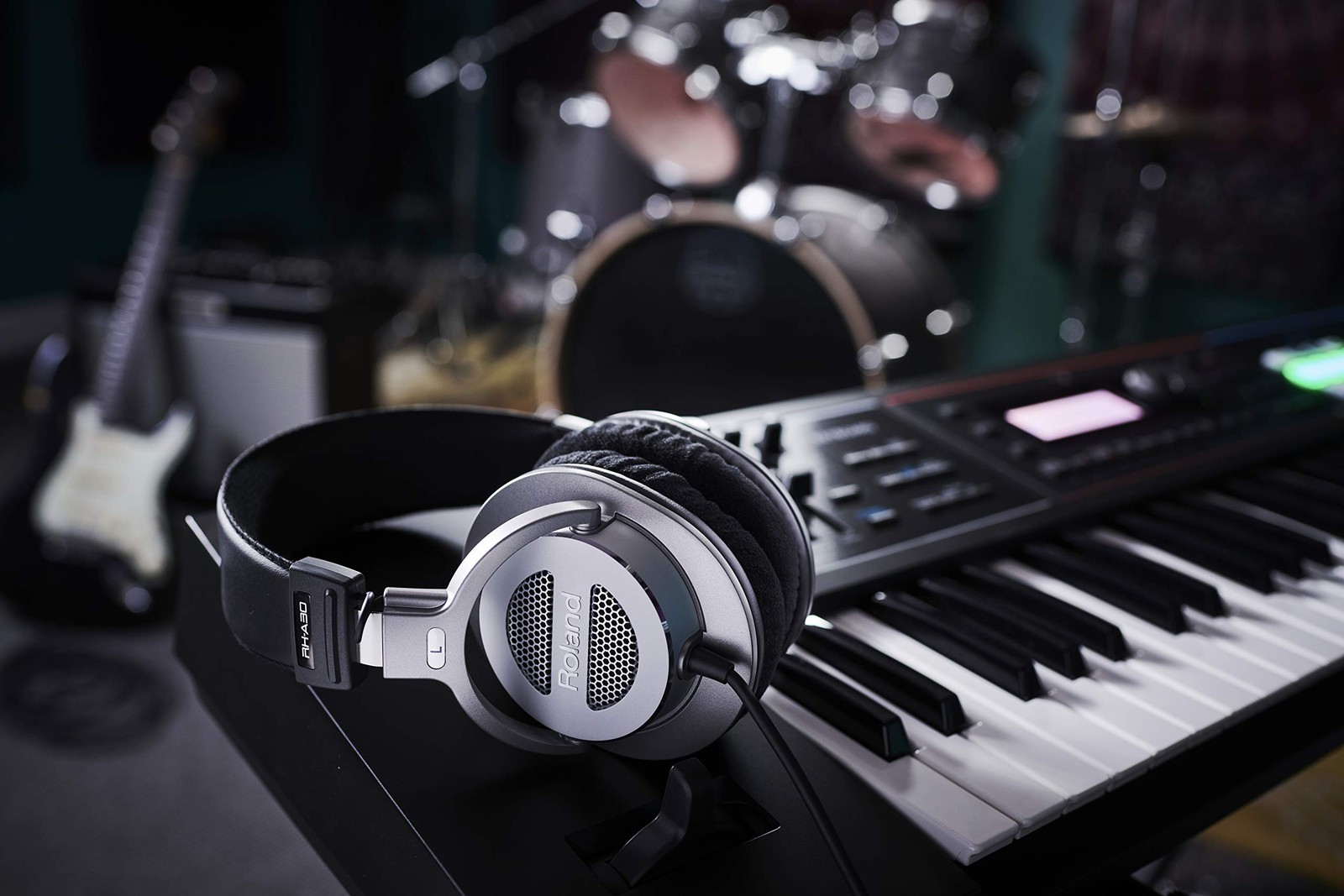 Roland Roland Monitor Headphone RH-A30 from Japan new