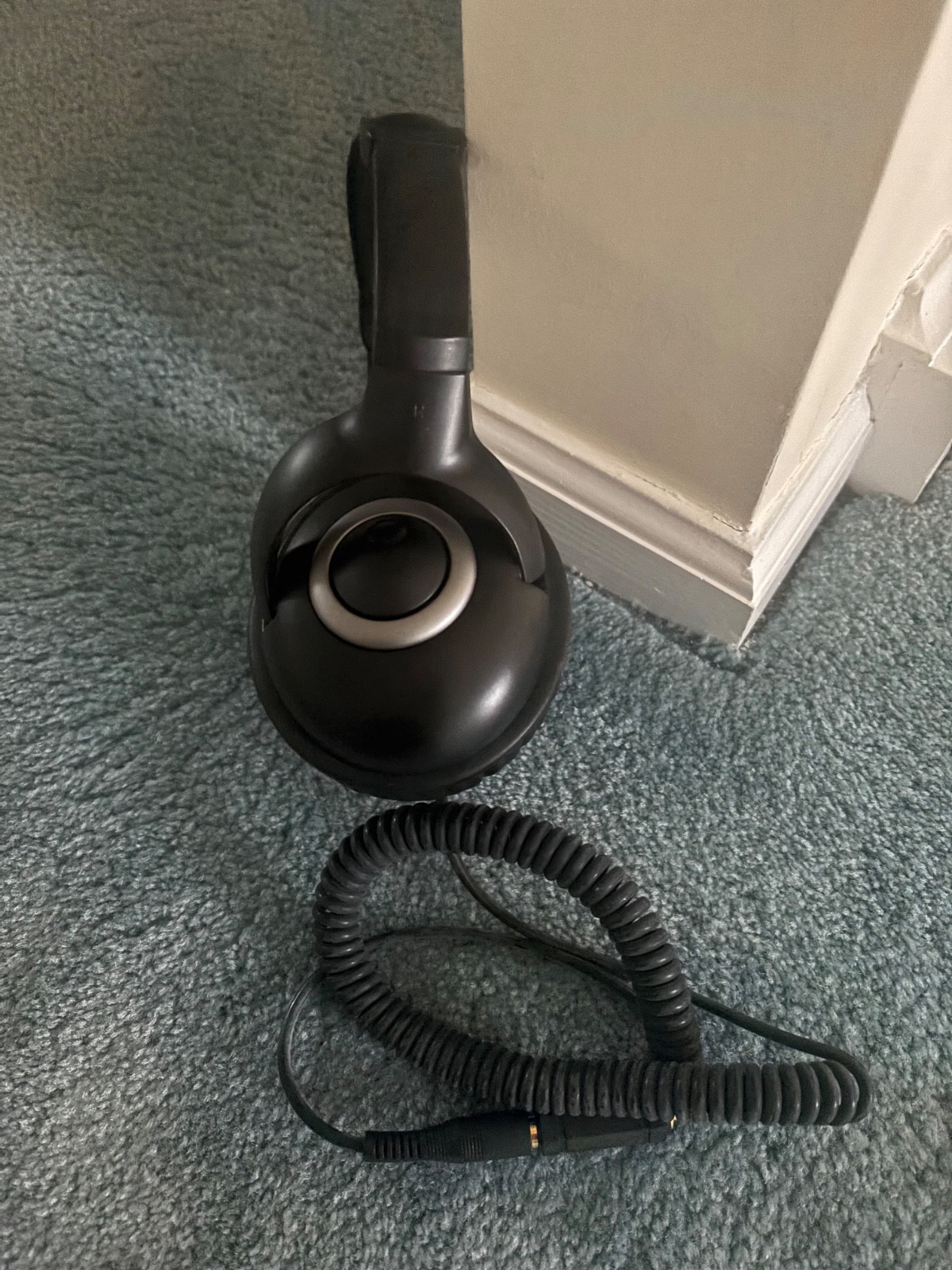 Vintage Radio Shack Full Size Headphones w Ball Track Volume Control (33-1225)