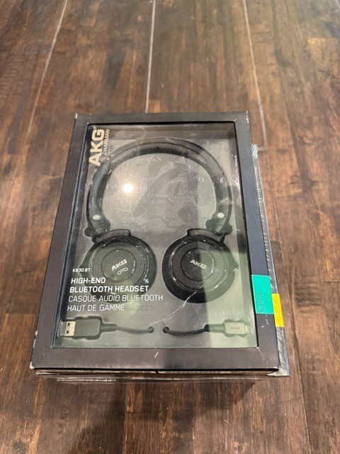 AKG K830 BT Headphones
