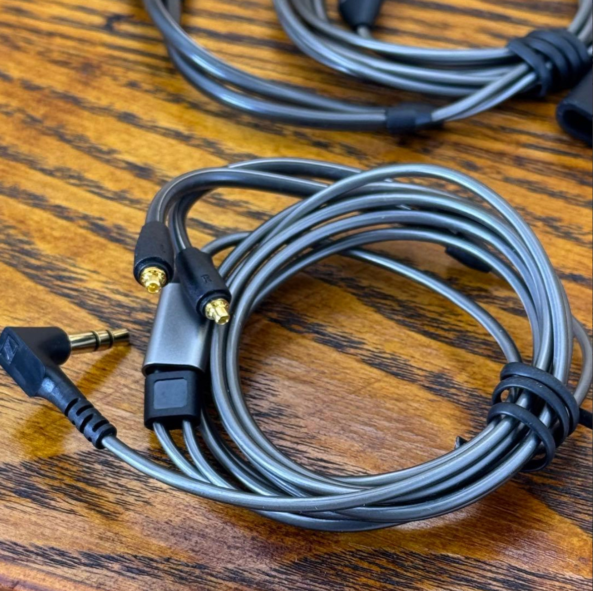 Sennheiser IE 900 Wired Audiophile Headphones Silver Confirmed Operation Used