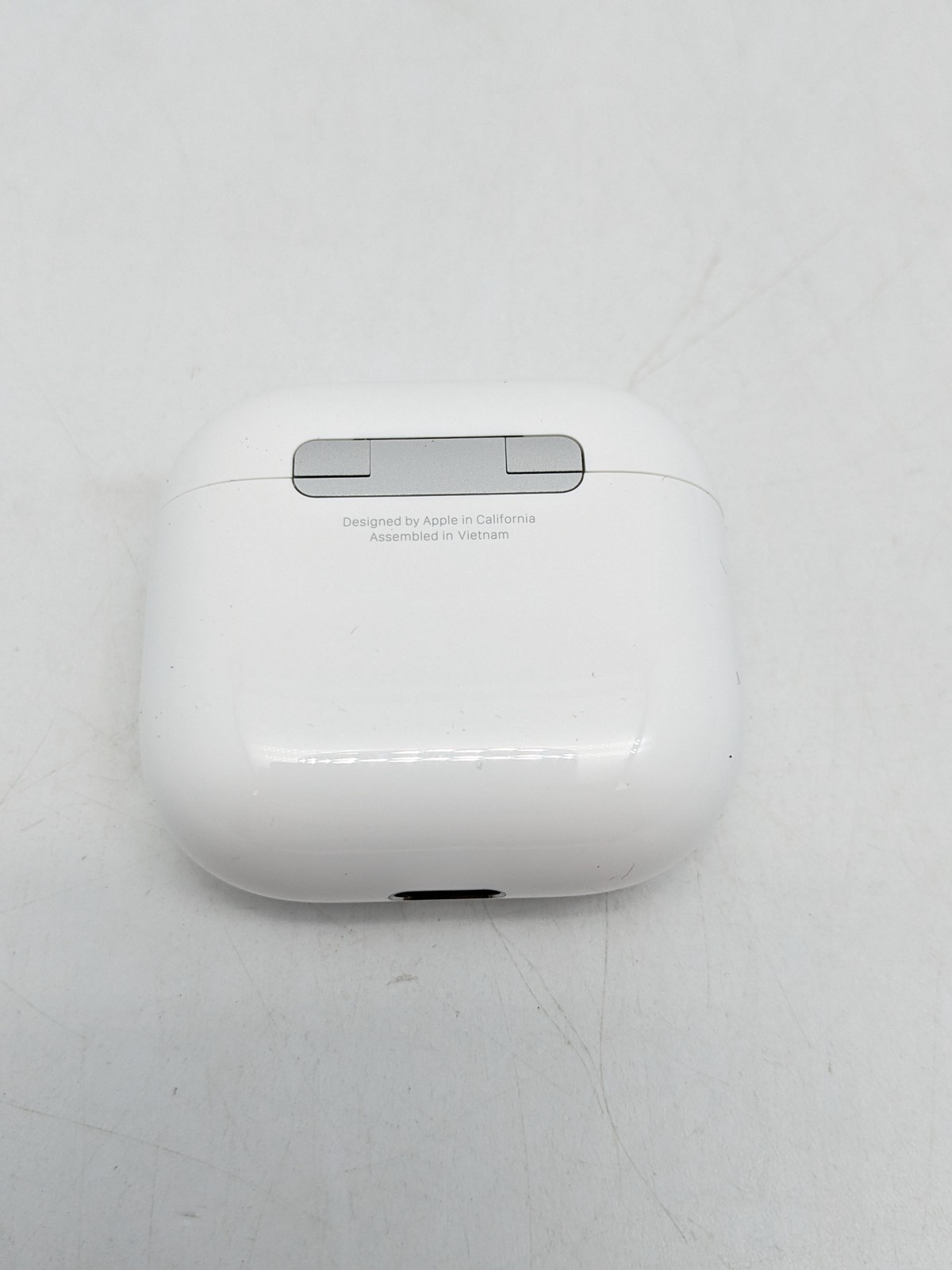 Apple AirPods 4 MXP63LL/A Earbuds w/ Charging Case | White | A3050 A3053 A3058