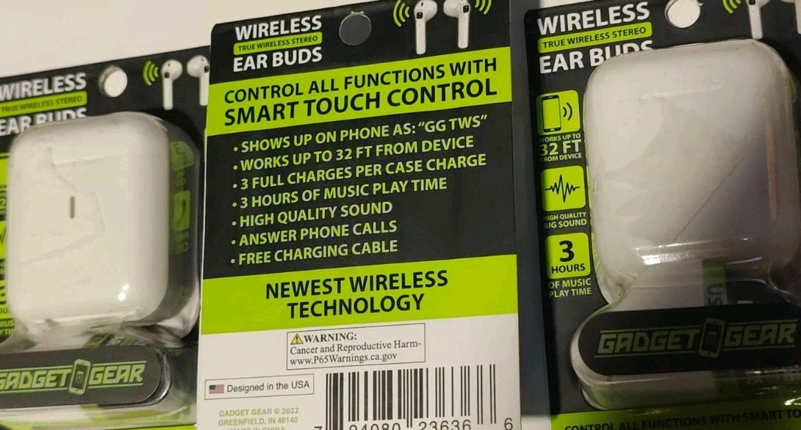 Wireless Earbuds Gadget Gear Lot Of 3 White Earbuds Lot ?