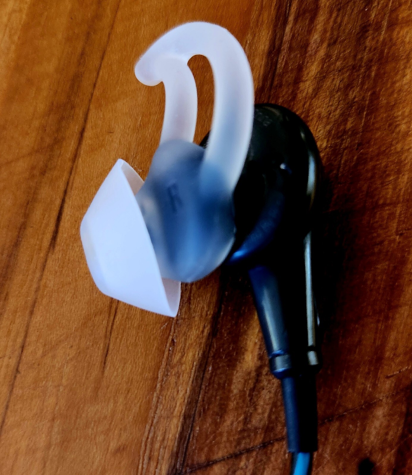 Bose QuietComfort QC 20 In-Ear Noise Cancelling Headphones – Blue/Black