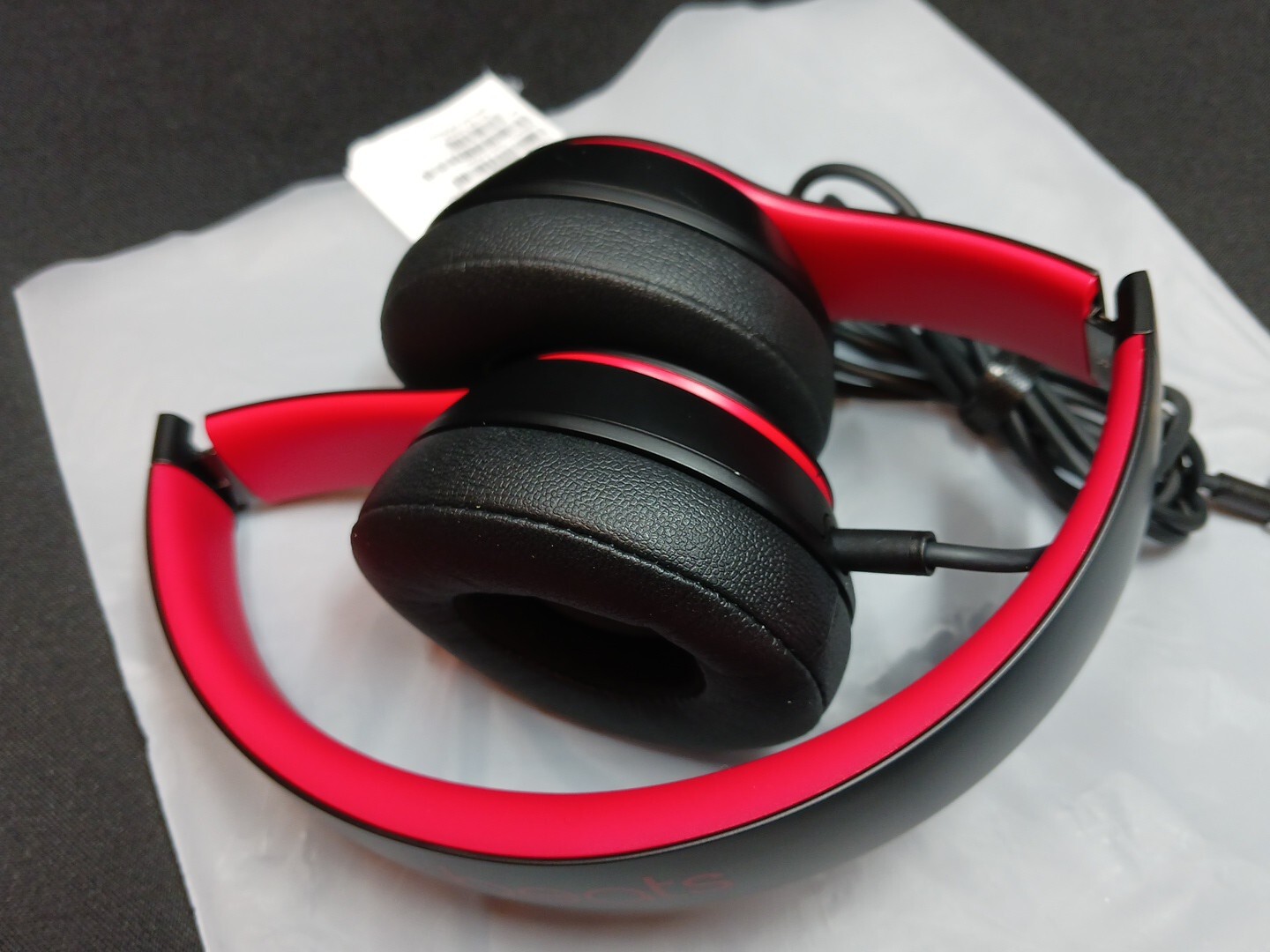NEW! Beats by Dre Solo3 Wired Headphones Black and Red DEMO VERSION!!! READ!