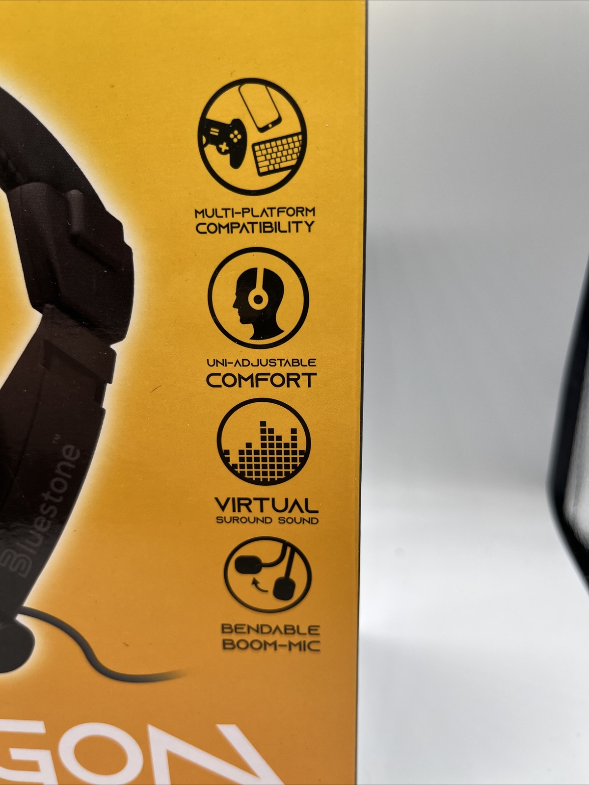 Paragon Stereo Gaming Headphones with Microphone in Black Bluestone Game Better