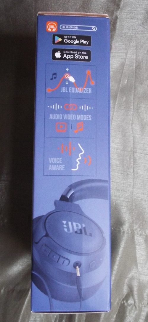 NIB Harman JBL Tune 720BT Wireless Over-Ear Headphones Pure Bass Bluetooth -BLUE
