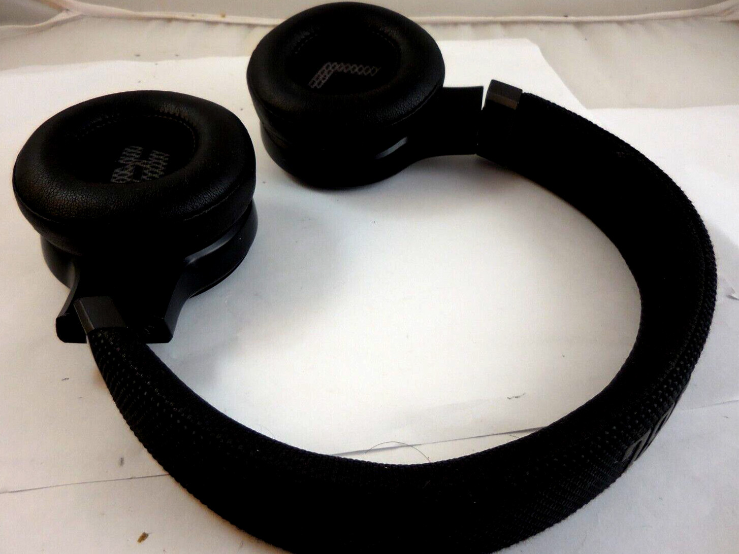 JBL Live 460NC Wireless On-Ear Noise-Cancelling Headphones – Black