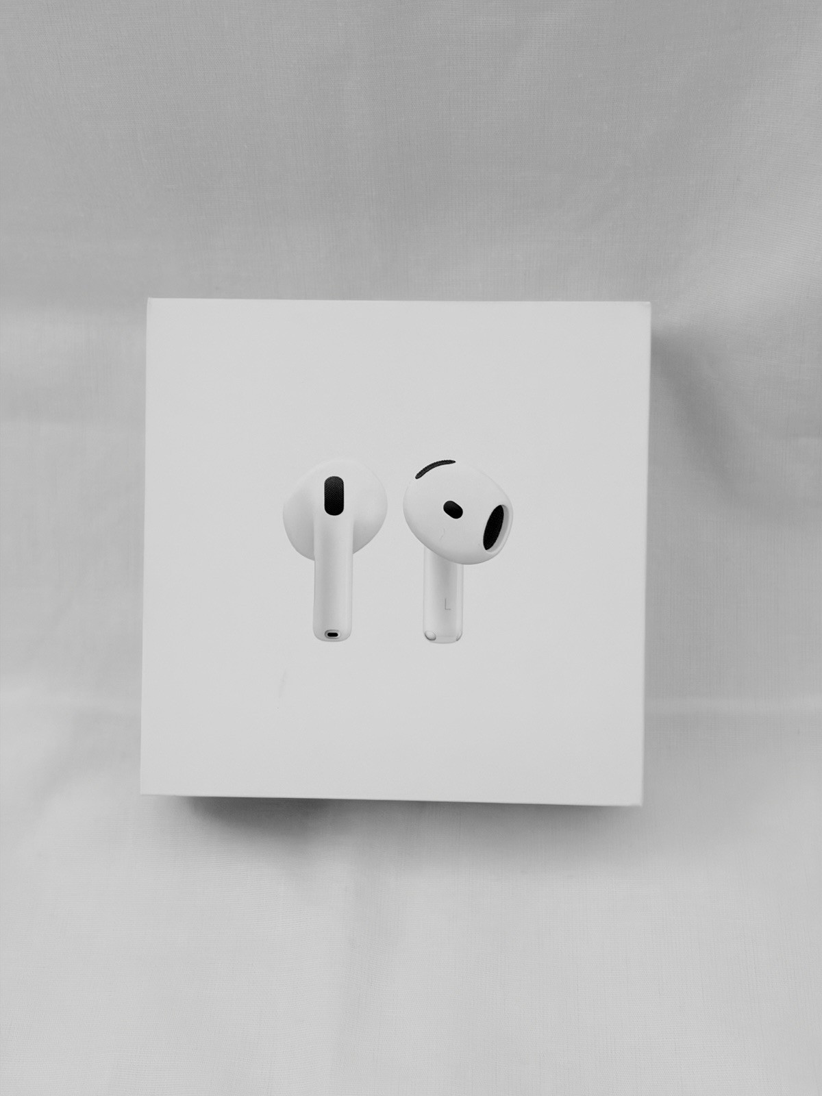 Apple AirPods 4 Wireless Bluetooth Earbuds w/ USB-C Charging Case, White