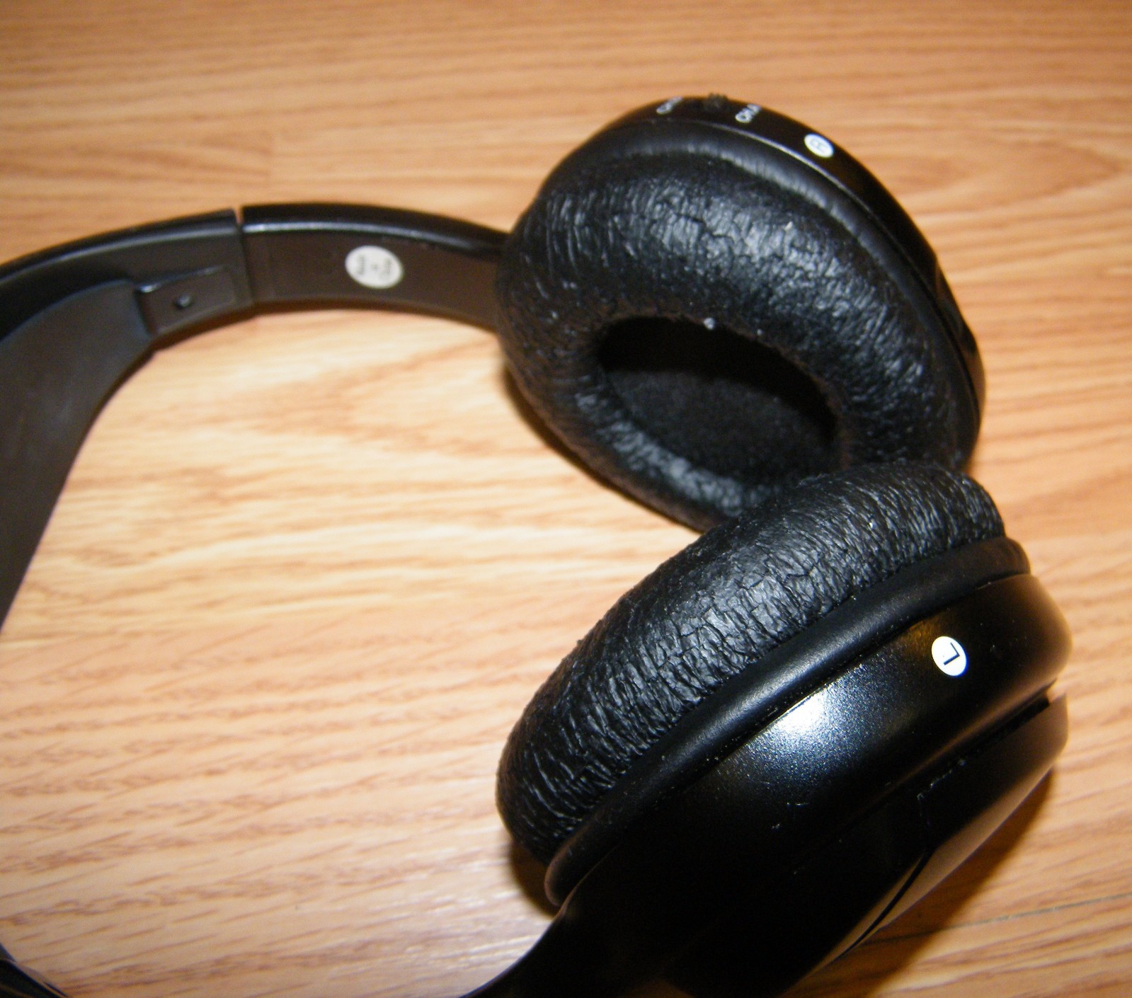 LOT of 3 Unbranded / Generic Black Wireless Stereo Headphones w/ Battery Covers
