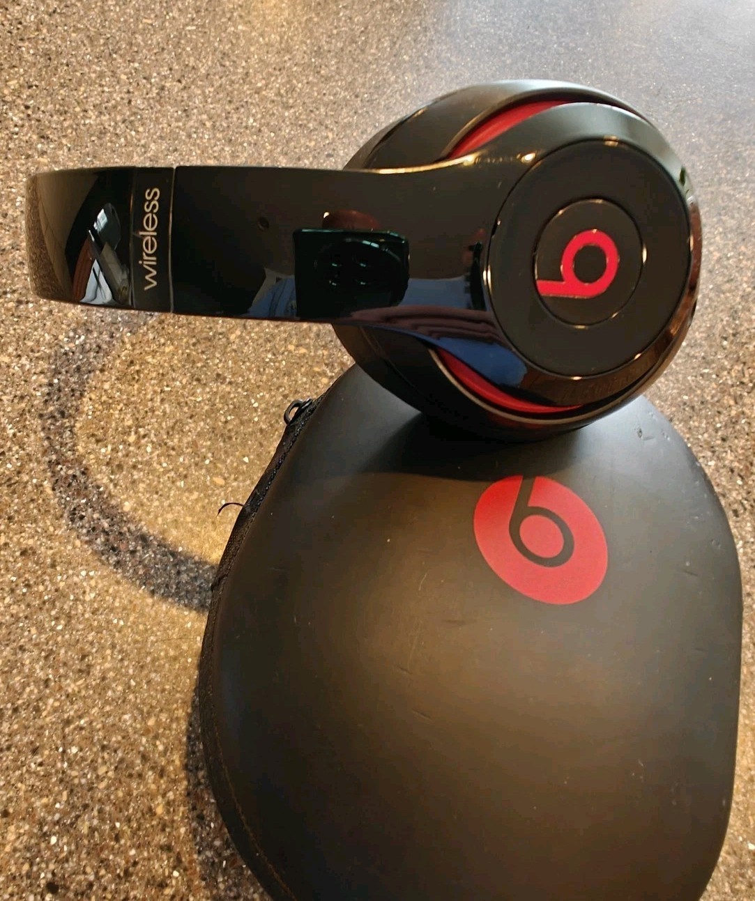 Beats by Dr. Dre Studio 2 Wireless *2 Pair* White/Red & Black/Red **Excellent**