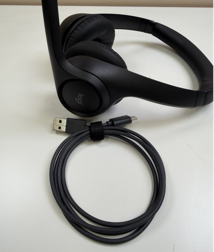 Logitech Zone 300 Wireless Bluetooth Noise-Canceling Headset Black