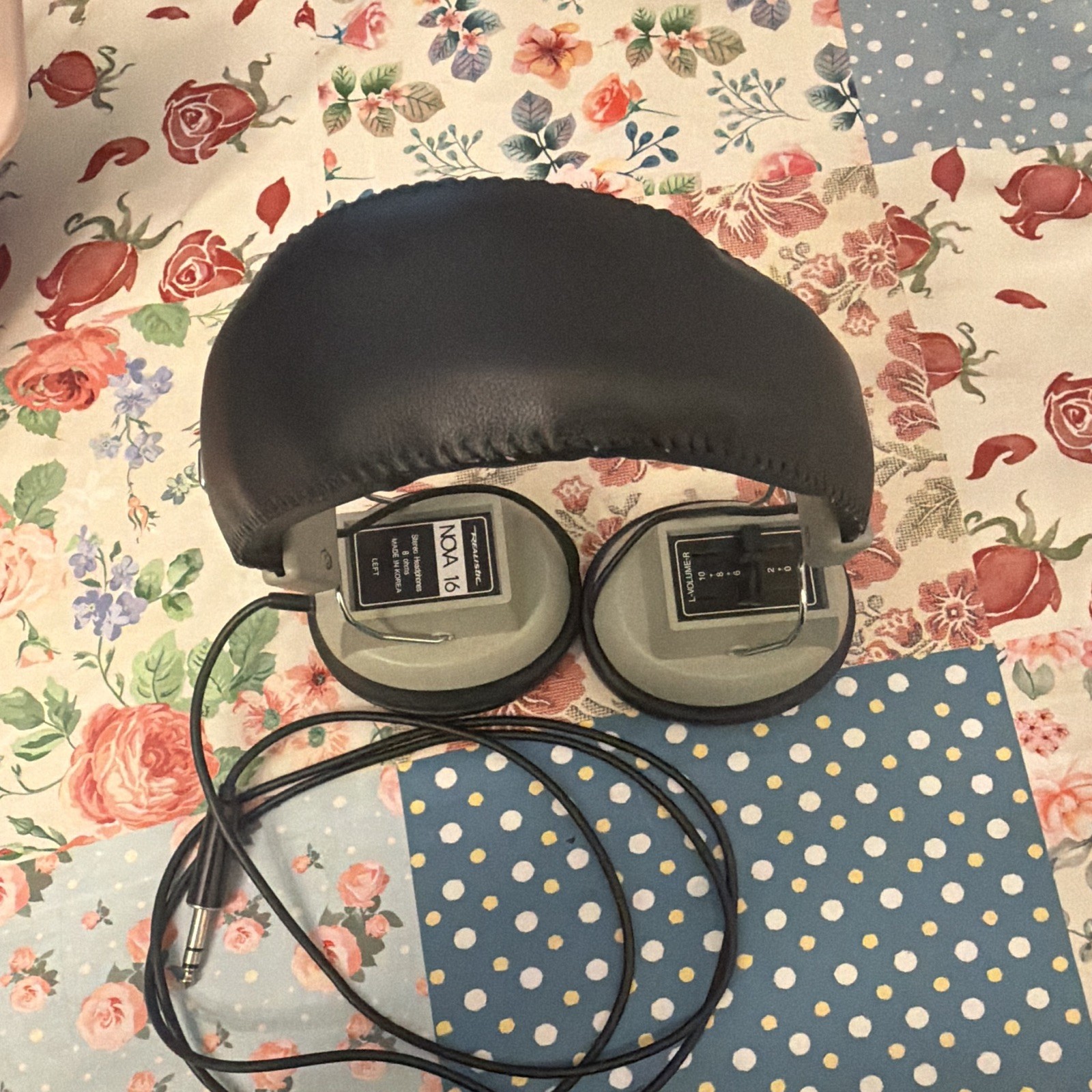 Realistic Nova 16 Stereo Headphones 40mm 8ohm 1/4″ 6ft L/R Volume Gray
