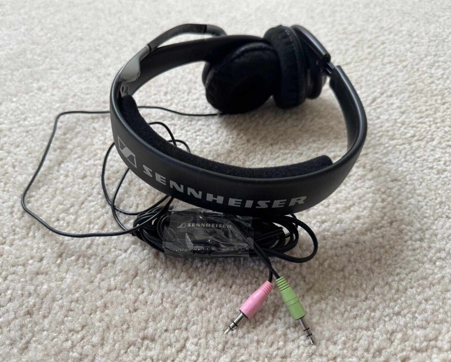 Sennheiser Germany Wired Headphones 2.5mm 0055002251 with Microphone PC iPod 