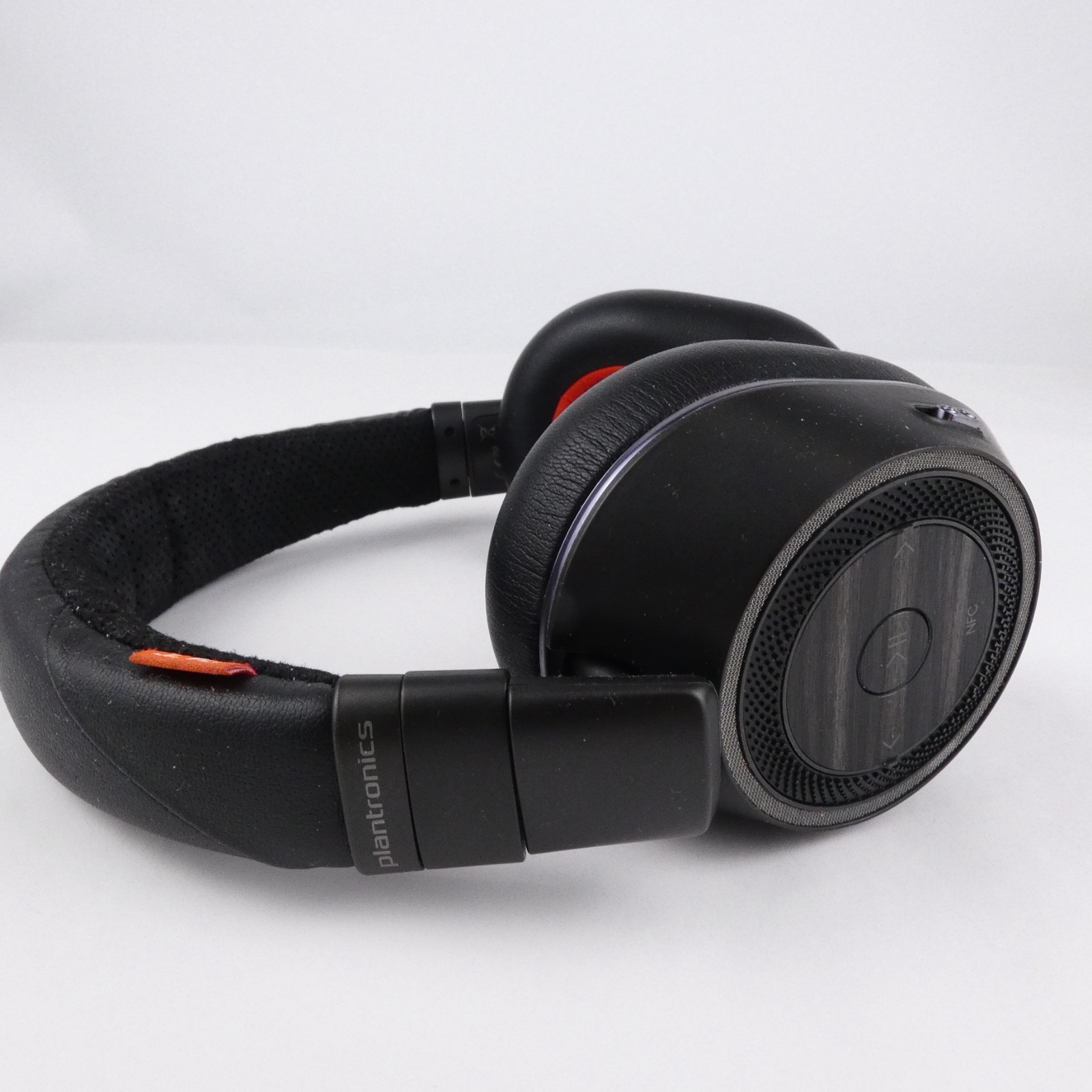 Plantronics Voyager 8200 Headphones B8200 UC Bluetooth USB-C Rechargeable TESTED