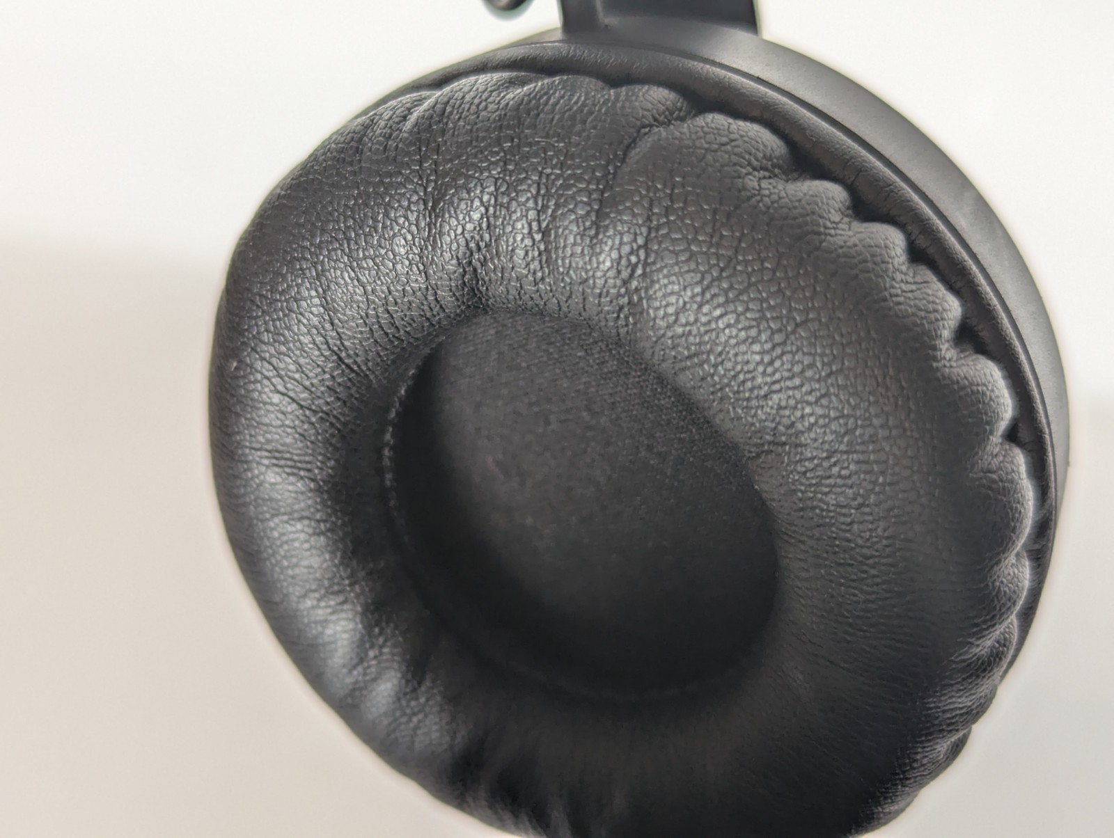 Sennheiser HD 250BT Wireless Headphones Over The Ear Black