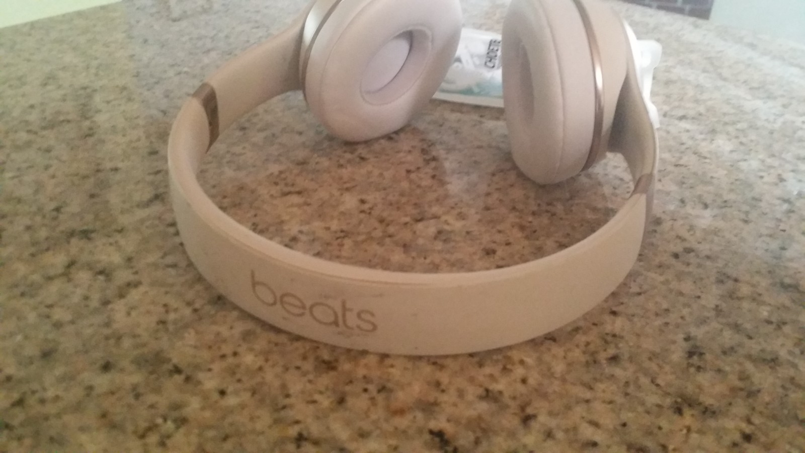 Beats by Dr. Dre Solo 3.0 Wireless Bluetooth On-Ear headphones saint Gold
