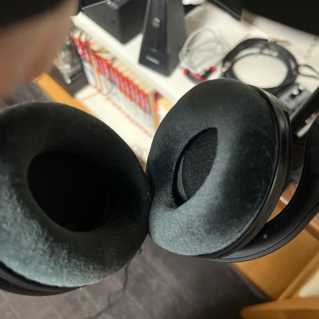 Sennheiser headphones HD 560S
