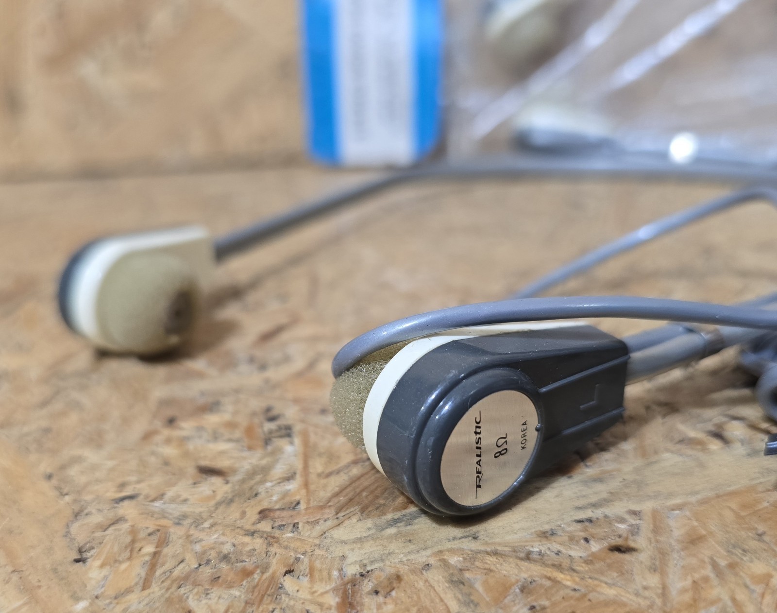 Realistic 33-196C Stereo/Mono Headphones 8-Ohm Retro 1980’s Headphone – GOSFORD