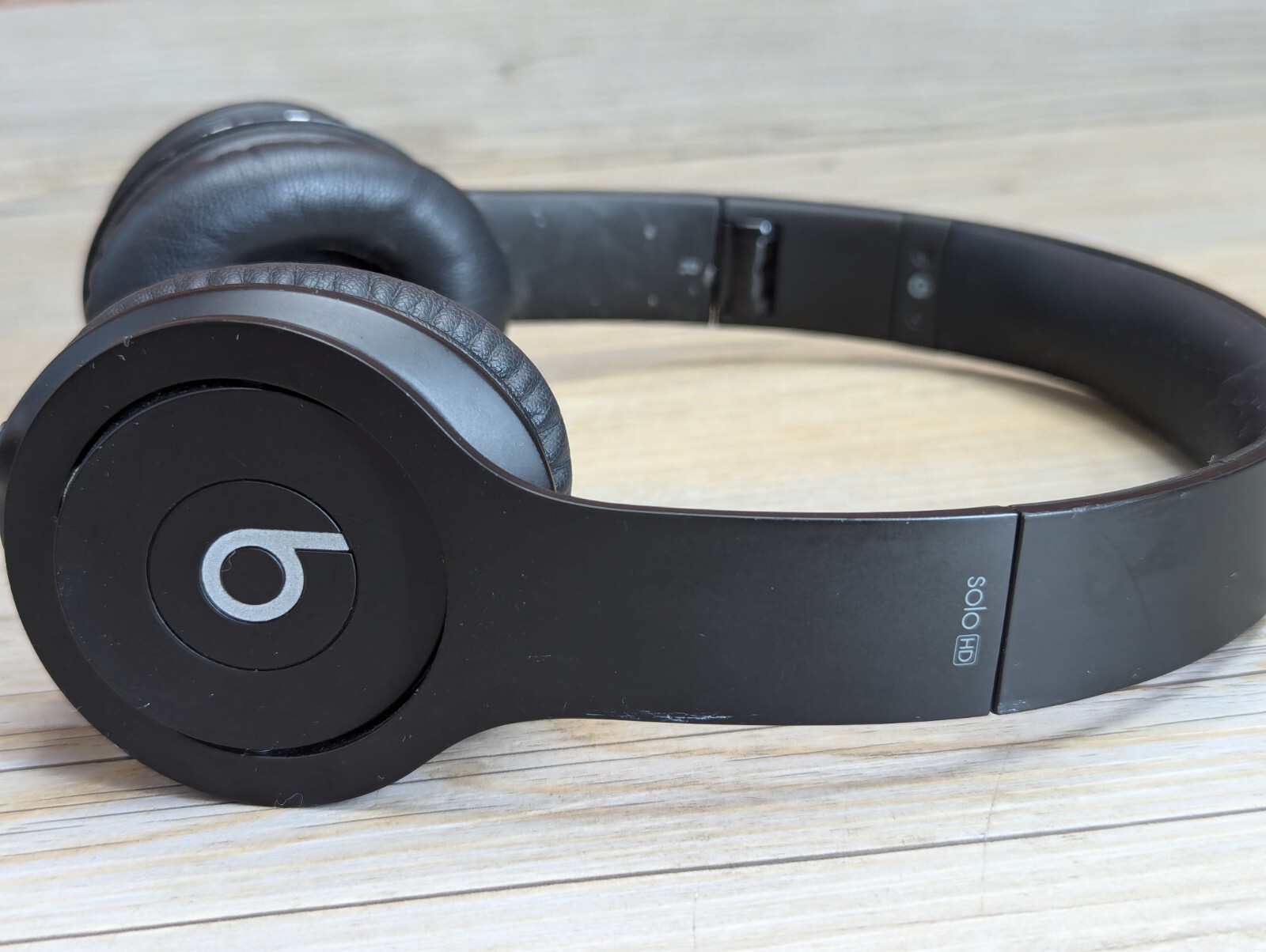 Beats by Dr. Dre Solo HD Black Over Ear Headphones 50″ Monster Cable Zipper Case