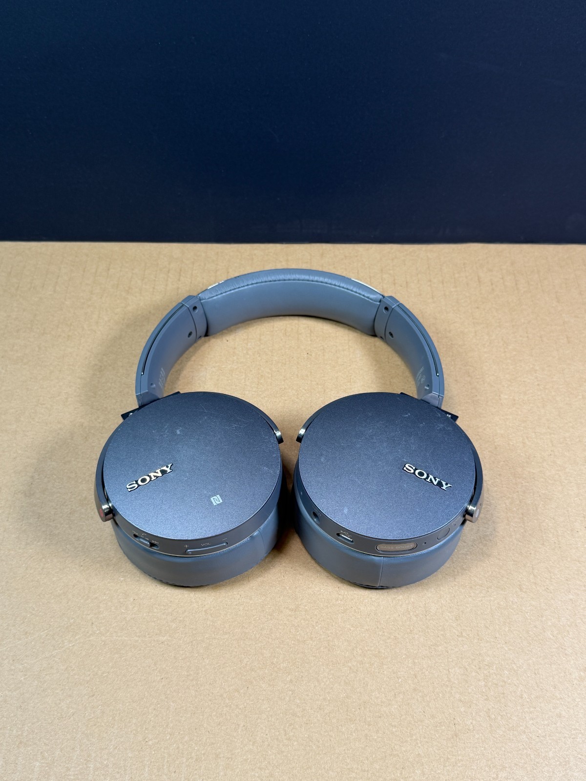 Sony MDR-XB950BT Extra Bass Bluetooth Over Ear Headphones Gray Tested & Working