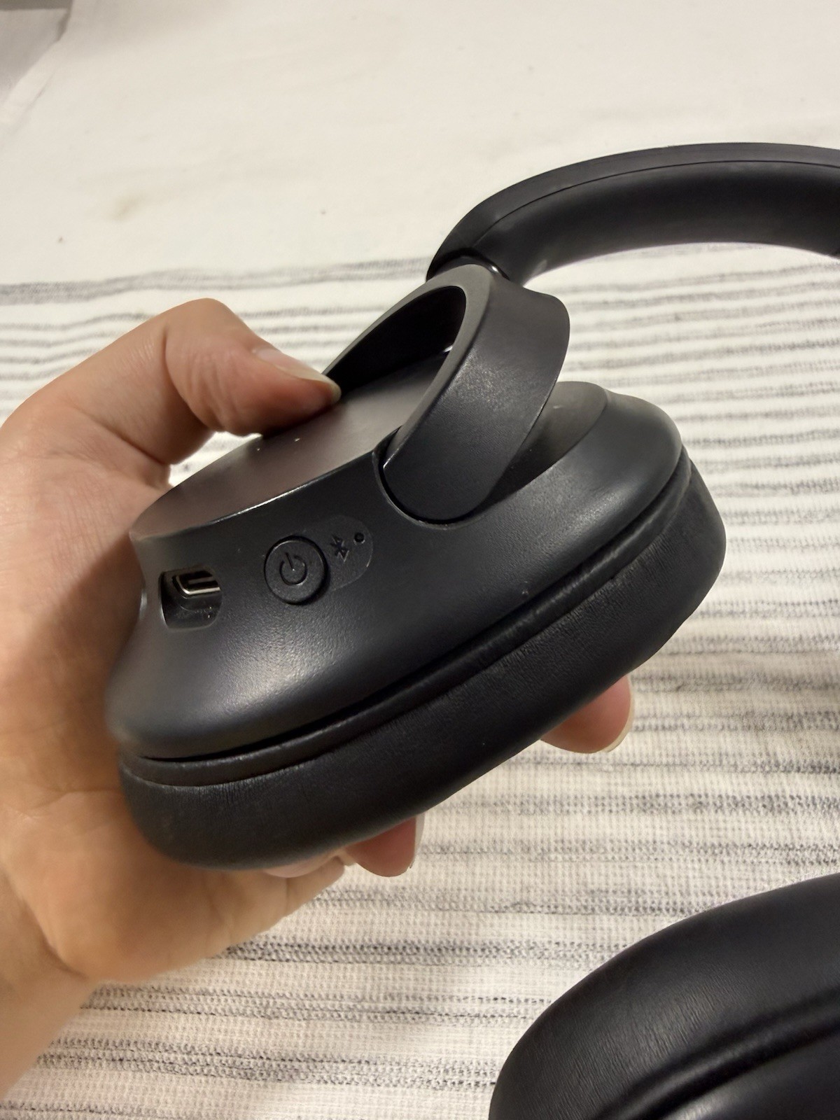Sony WH-CH720N Wireless Noise Canceling Over-Ear Headphones Black YY2966