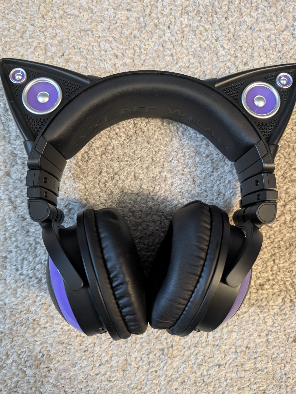 Brookstone Car Ear Light Up Headphones Black/Purple with case, box, mic, cables