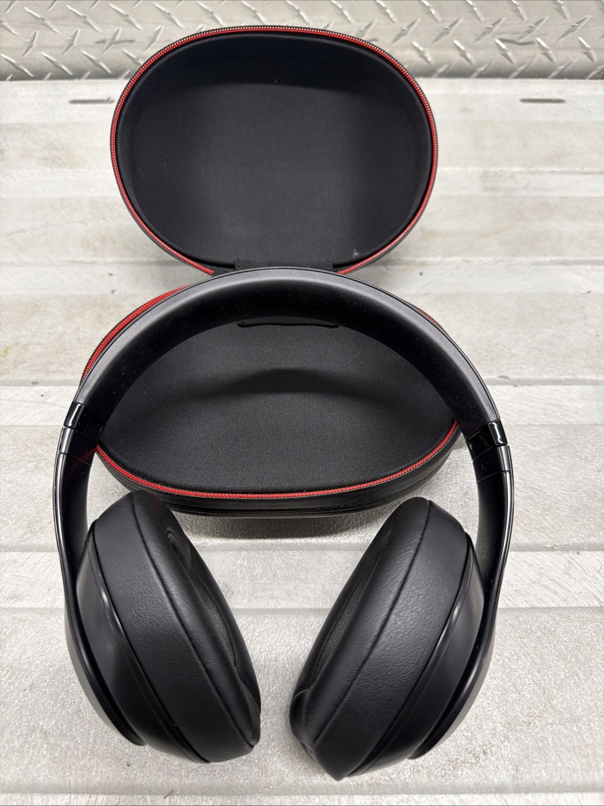 Beats Studio 3 Wireless Bluetooth Headphones MX3X2LL/A – Matte Black