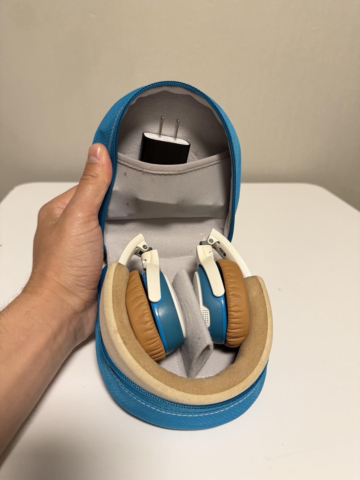 Bose Soundlink On-ear Headphones with Case Teal/White
