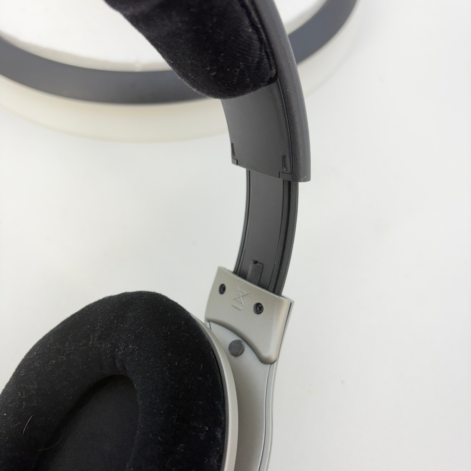 Sennheiser HD 555 Open Back Over Ear Audiophile Wired Headphones Gray Black