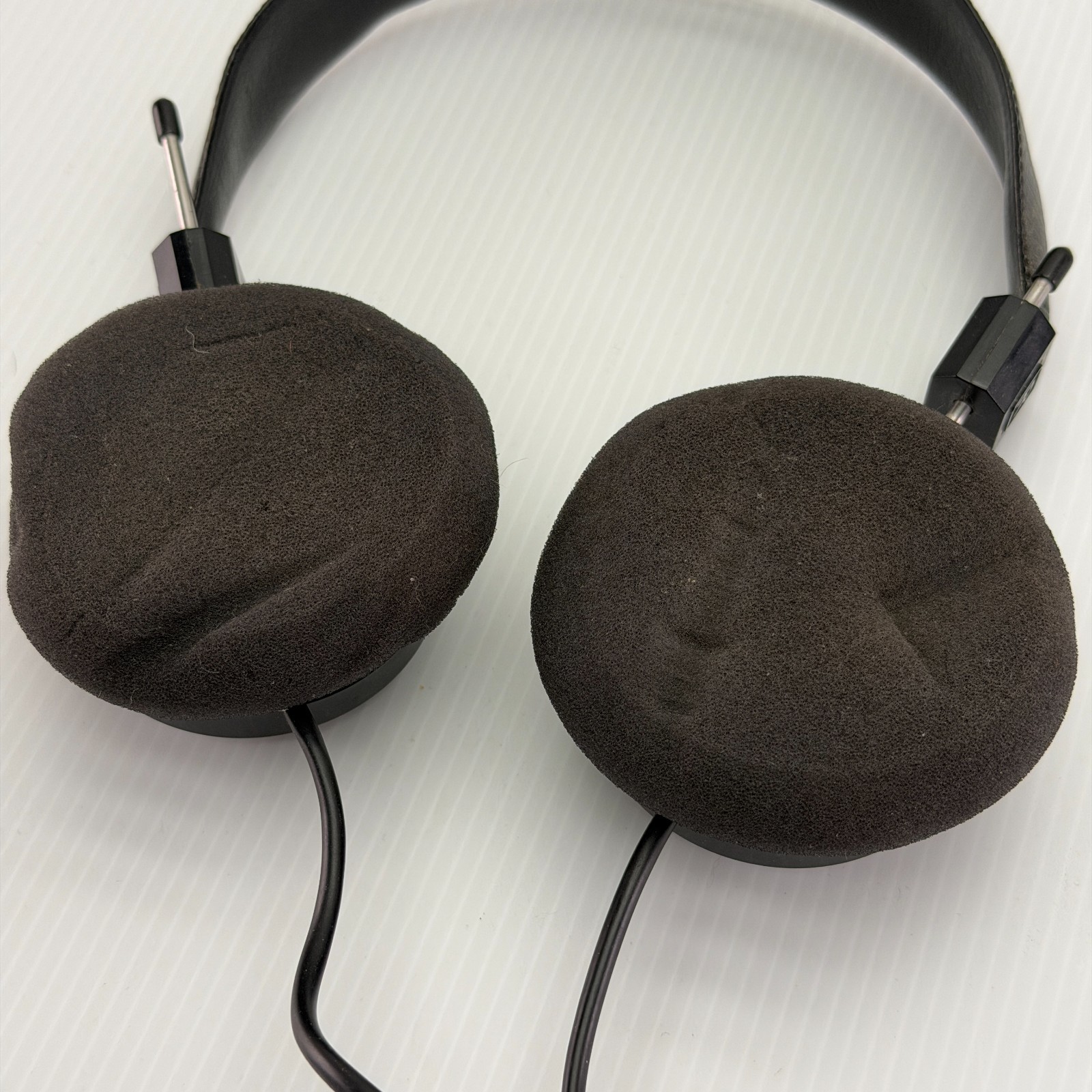 Grado Labs SR60 Headphones Prestige Series On-Ear Foam *TESTED WORKING *READ