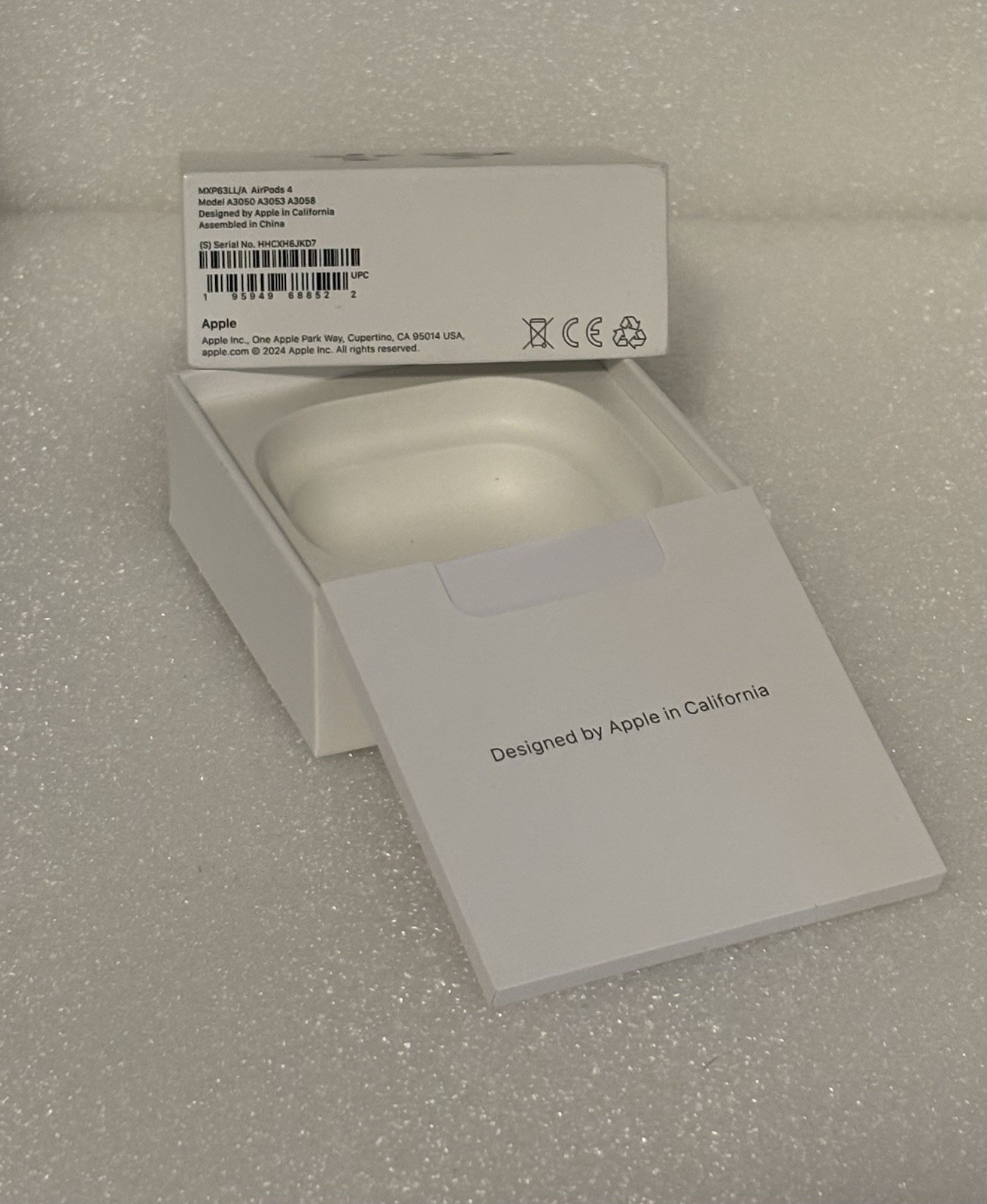 Apple AirPods 4 Wireless Bluetooth In-Ear Earbuds- White EMPTY BOX ONLY