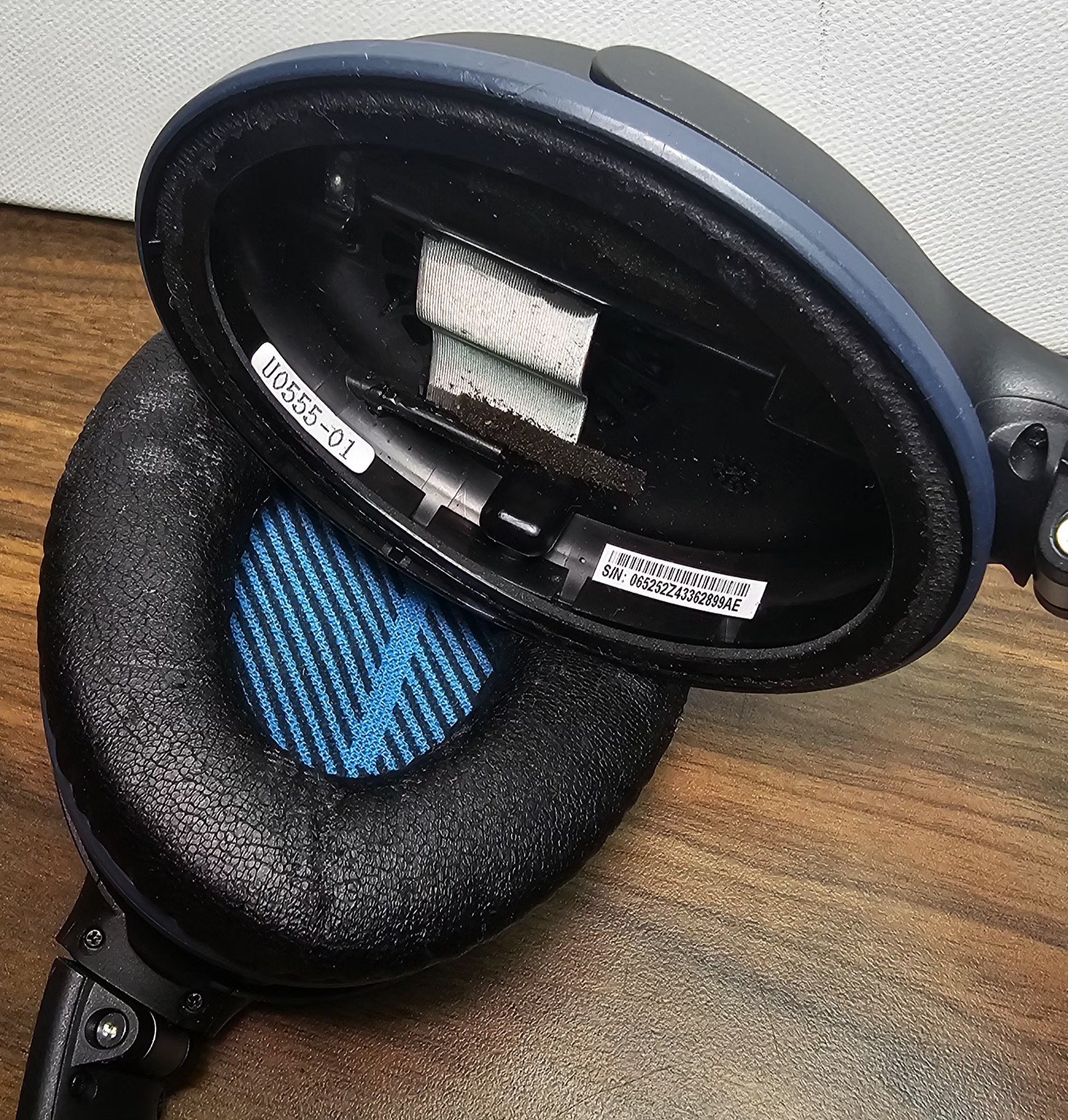 Bose QuietComfort 25 Noise Cancelling Wired Headphones Black – Read Description