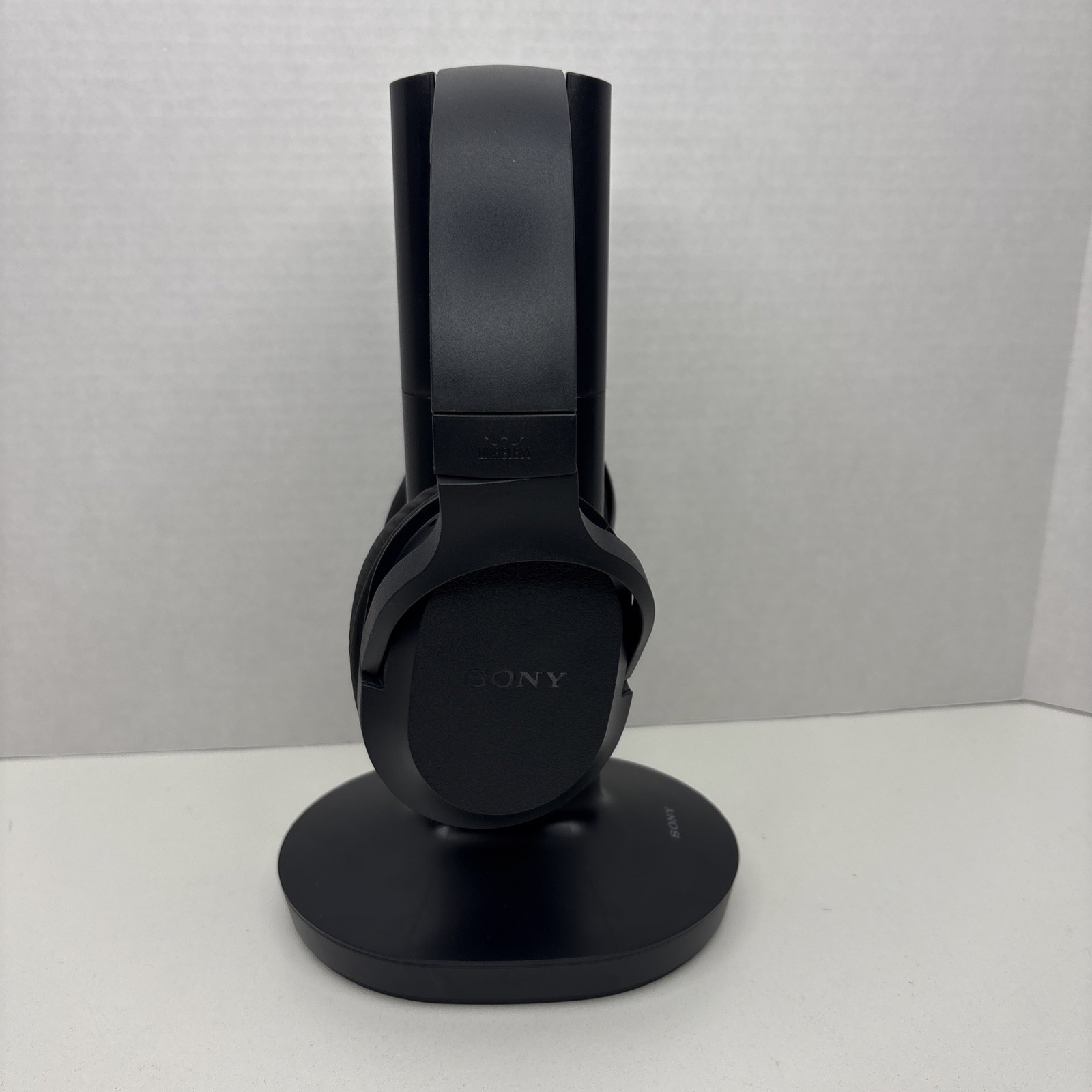 Sony WHRF400R Wireless Home Theater Headphones w/ Transmitter Charger Tested