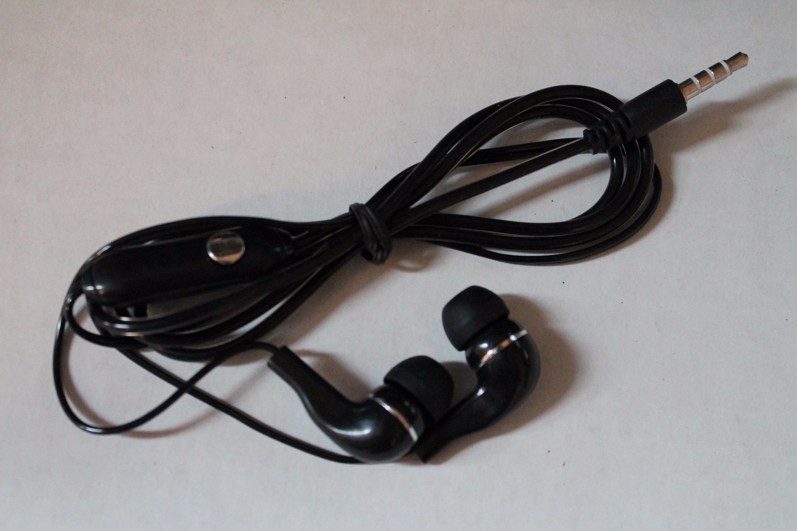 Pack of 5 BLACK/SILVER 3.5mm In Ear Headset Earbuds with Microphone
