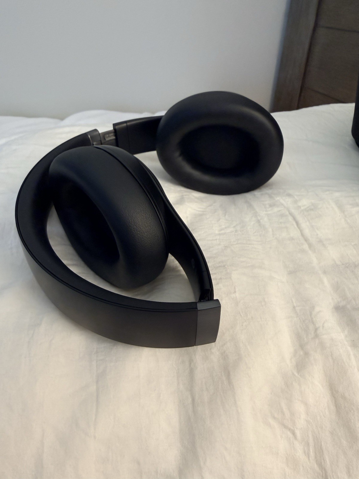 Monster Beats by Dr. Dre Studio Pro Beats Over the Ear Headphones Black Color