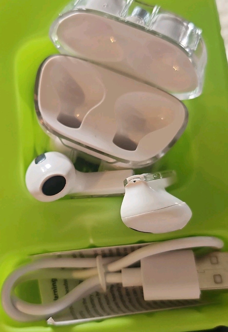Gadget Gear Ear Pods new In Box Works With Any Wireless Device
